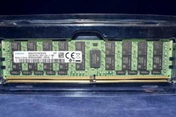 M386A4K40BB0-CRC Samsung 32GB DDR4 2400 ECC LRDIMM Module