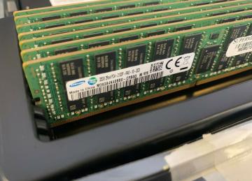 M393A4K40BB0-CPB Samsung 32GB DDR4 2133 ECC RDIMM Module